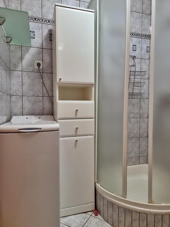 אומיס Apartment Cesarica מראה חיצוני תמונה