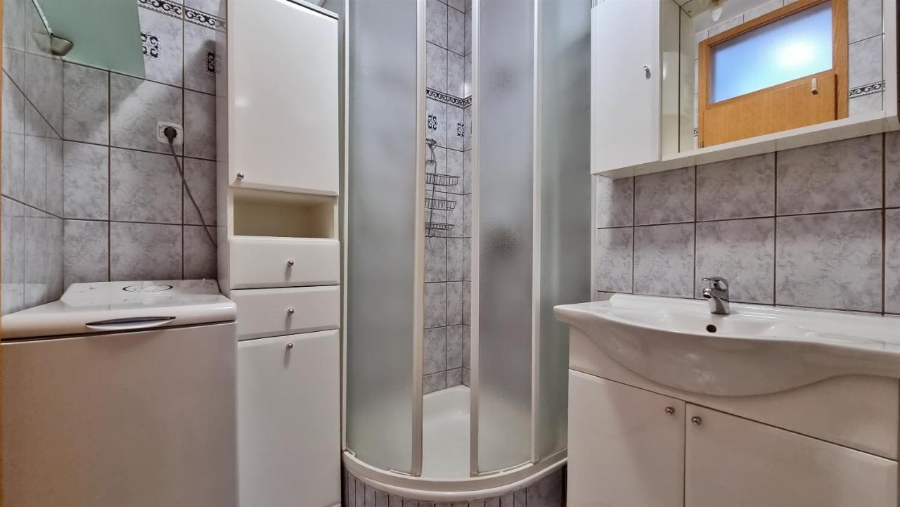 אומיס Apartment Cesarica מראה חיצוני תמונה